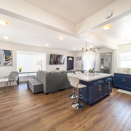 Luxury Villa With Hot Tub! Walk To Beach & Bars Long Beach Eksteriør billede