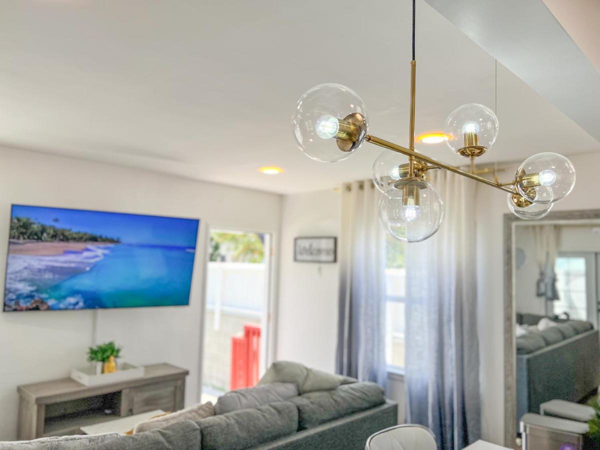 Luxury Villa With Hot Tub! Walk To Beach & Bars Long Beach Eksteriør billede
