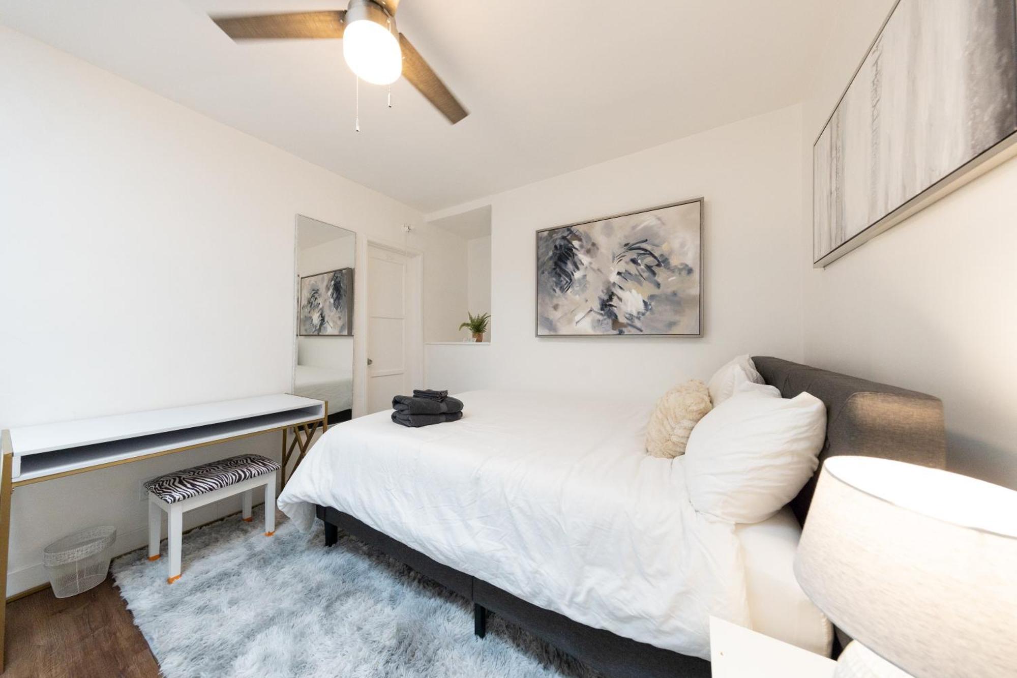 Luxury Villa With Hot Tub! Walk To Beach & Bars Long Beach Eksteriør billede